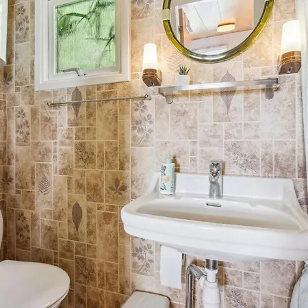 Beautiful In With House Sea View בית נופש
