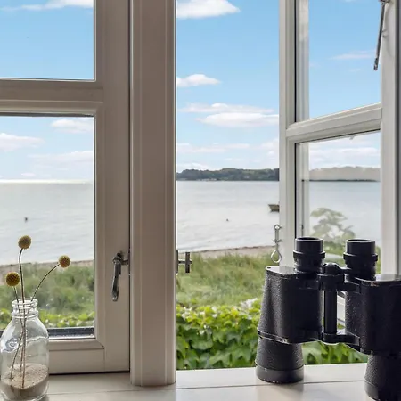Beautiful In With House Sea View *