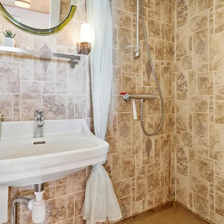 Beautiful In With House Sea View בית נופש *